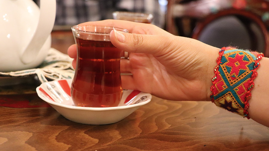 drink iranian tea