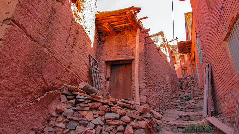abyaneh village is famous with red village name